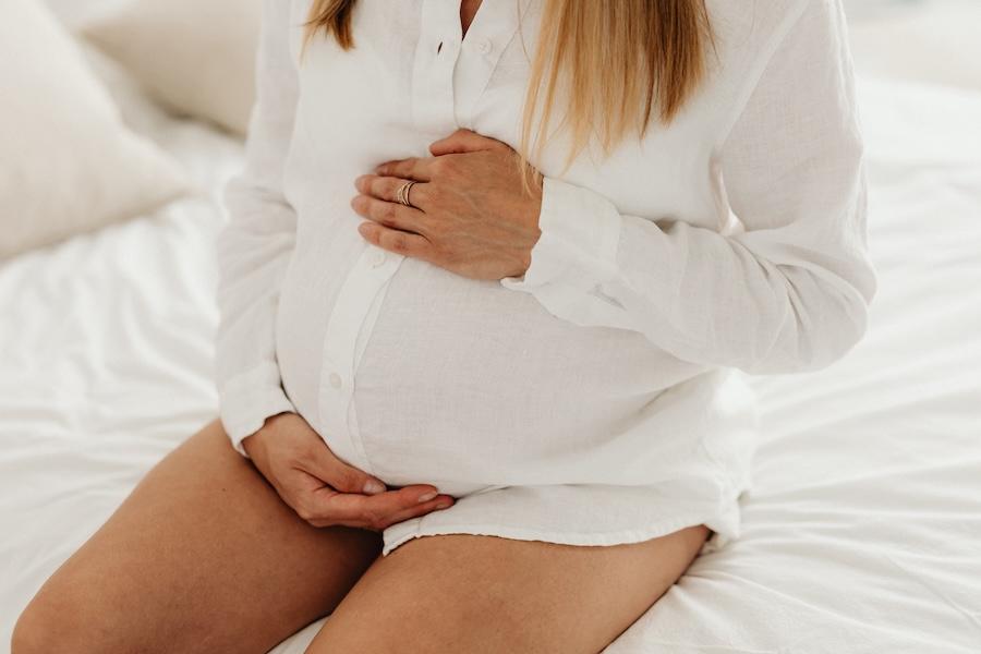 kaboompics pregnant-woman-lifestyle-and-maternity-photos-35847