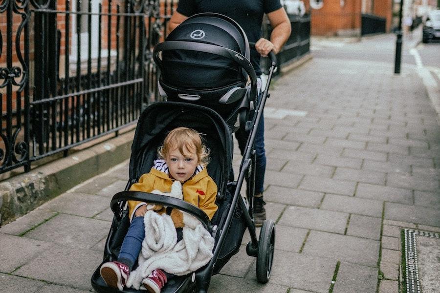 Barnvagnens olika delar-unsplash