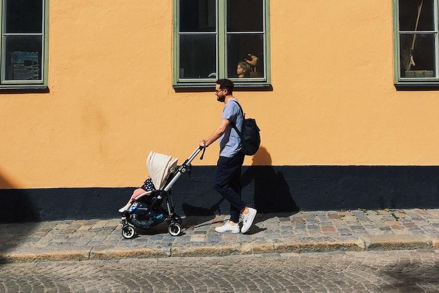 Framåt- eller bakåtvänd sittdel - unsplash